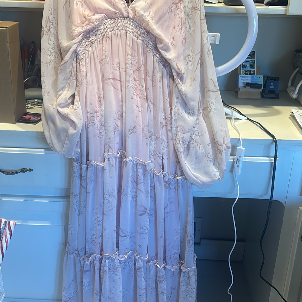 Elegant Floral Maxi Dress in Soft Pink